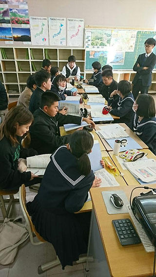 地域課題を考えるワークショップ，パネルディスカッション，講義の様子1